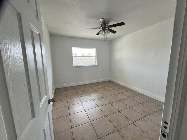 Photo - 5885 Dahlia Dr