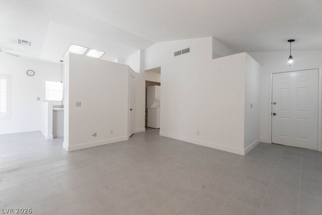 Photo - 7045 Sawtooth Dr