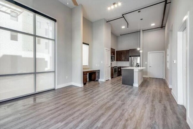 Photo - 6021 Parker Blvd Unidad c4