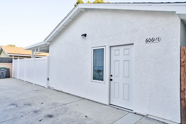 Building Photo - 606 E Realty St Unit 606 1-2 Rental