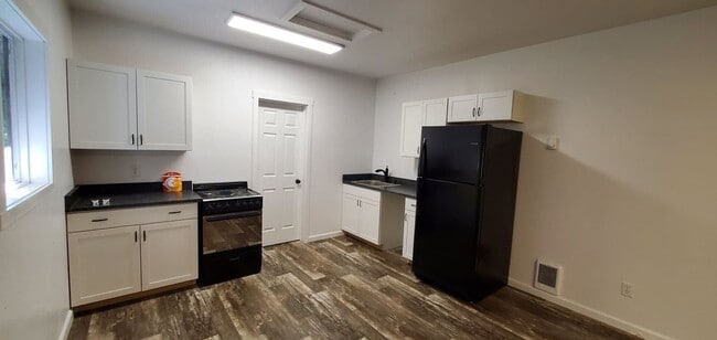 Photo - McDermott Unit Studio