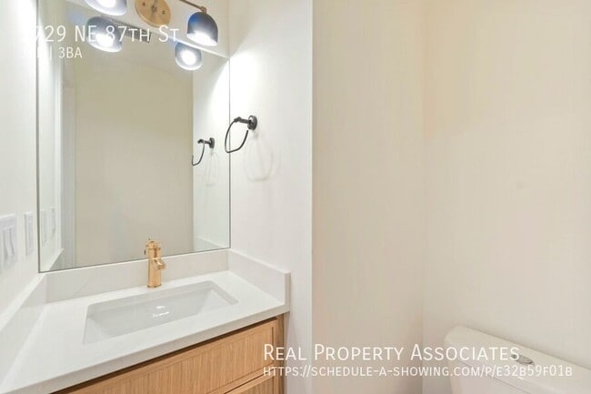 Photo - 2729 NE 87th St