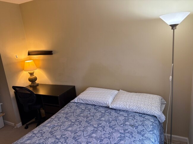 Photo - 1902 N Daniel St