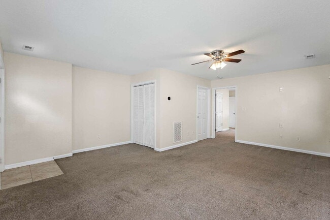 Photo - Tri Level townhome