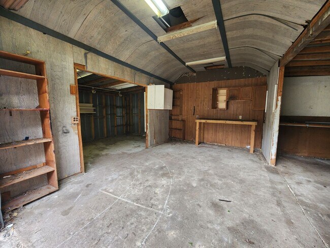 Photo - 3 Bed 2 Bath  FENCED land w/ Workshop 3 Miles from WEC!