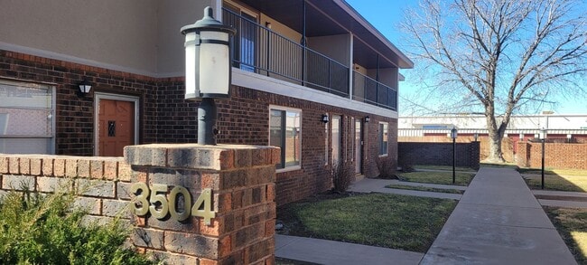 Building Photo - NORTHEAST COLONIAL PARK CONDOMINIUM