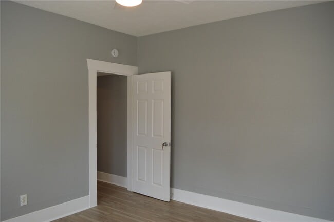 Photo - 303 Vincent St