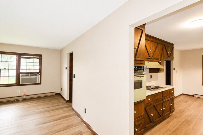 Photo - 3750 Robinson Dr