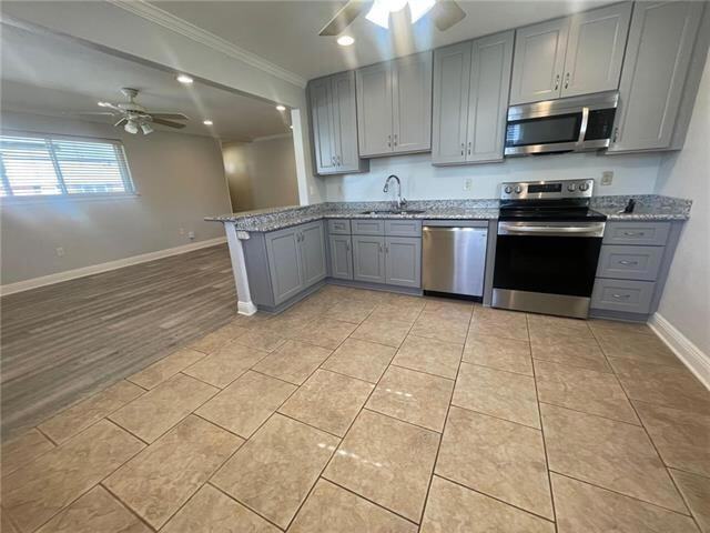 Photo - 6573 Center St