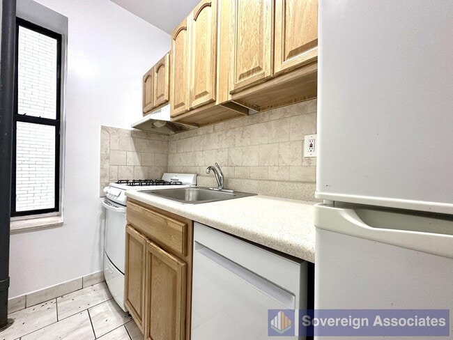 Photo - 610 W 150th St Unit 1H