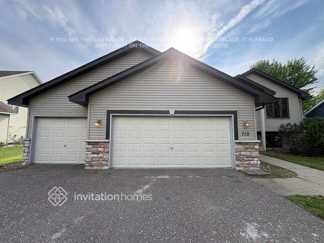 Building Photo - 713 3rd St SW