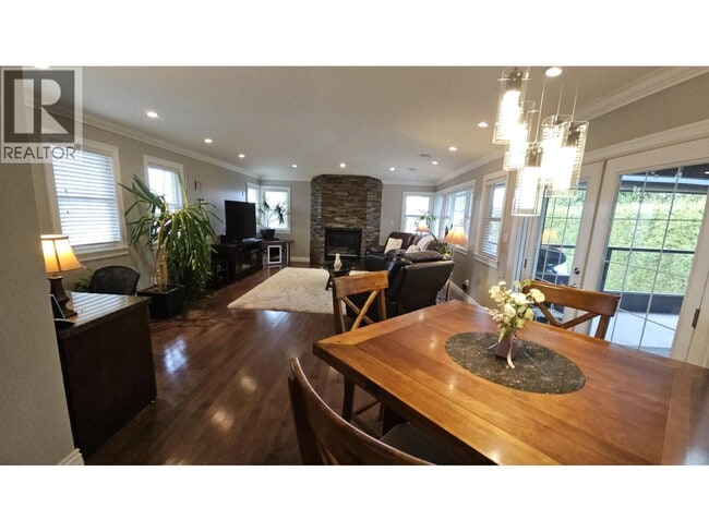 Photo - 376 Richard St