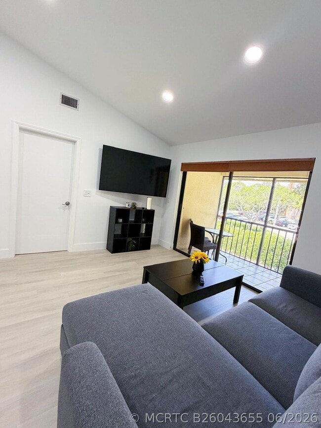 Photo - 351 Club Cir Unit 208