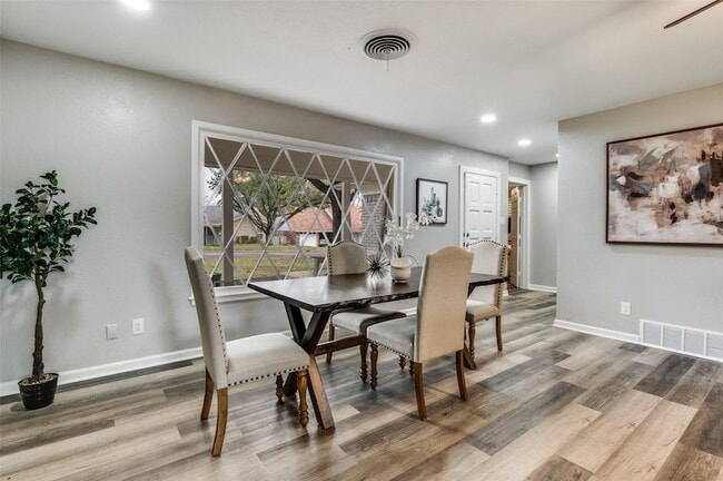 Photo - 4820 Briarwood Ln