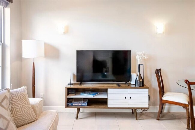 Photo - 212 SE A St Unit 11