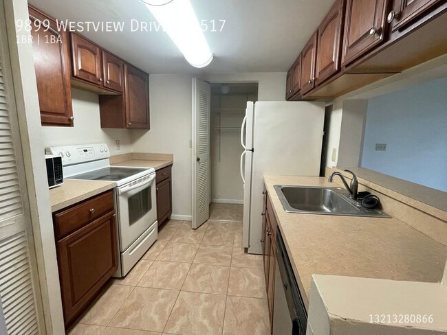 Photo - 9899 Westview Dr Unit #517