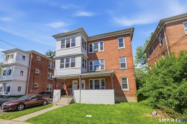 Building Photo - 115 Baltimore St Unit 2
