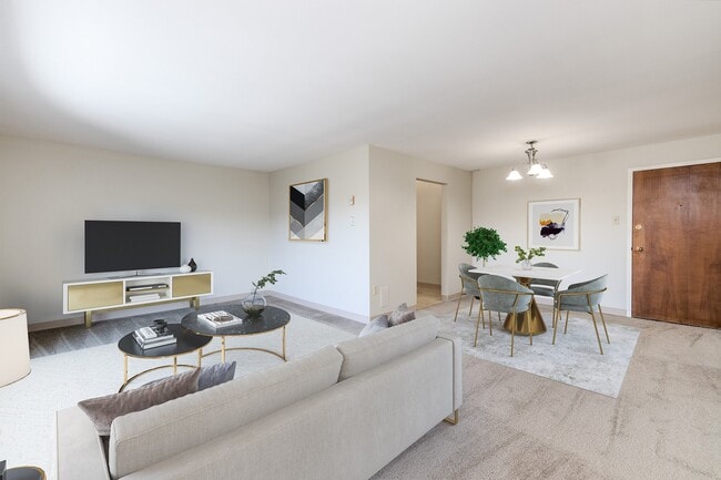 Photo - Maiden Bridge and Canongate Apartment Homes