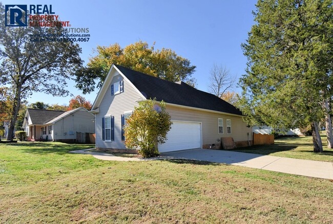 Photo - Adorable 3 bd 2 ba home on a cul-de-sac an...