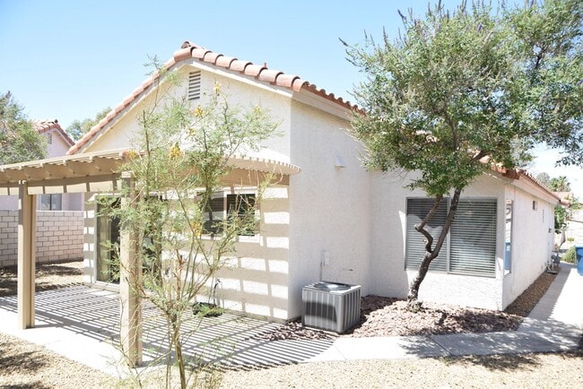 Photo - SOUTH - RANCHO LAS PALMAS - 1 STORY HOME - 89123