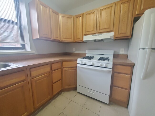 Building Photo - 134 Grant Ave Unit 4C