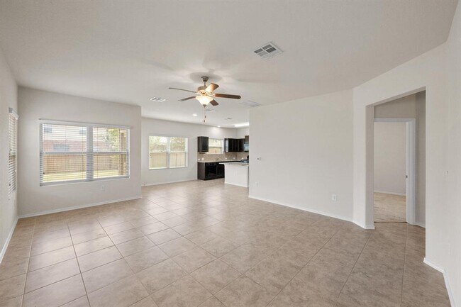 Photo - 5720 Kennedy St