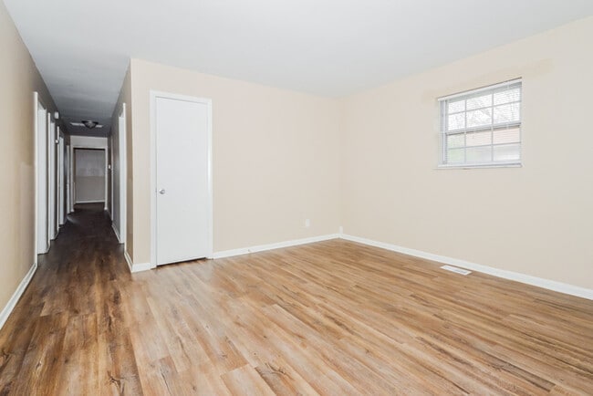 Photo - 10311 Baribeau Ln