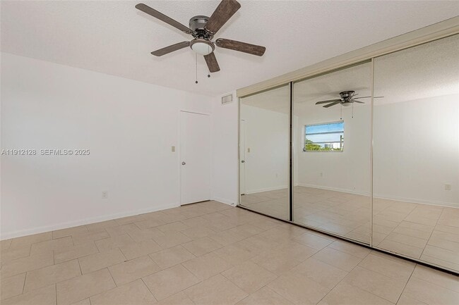 Photo - 1975 NE 135th St Unit 3B