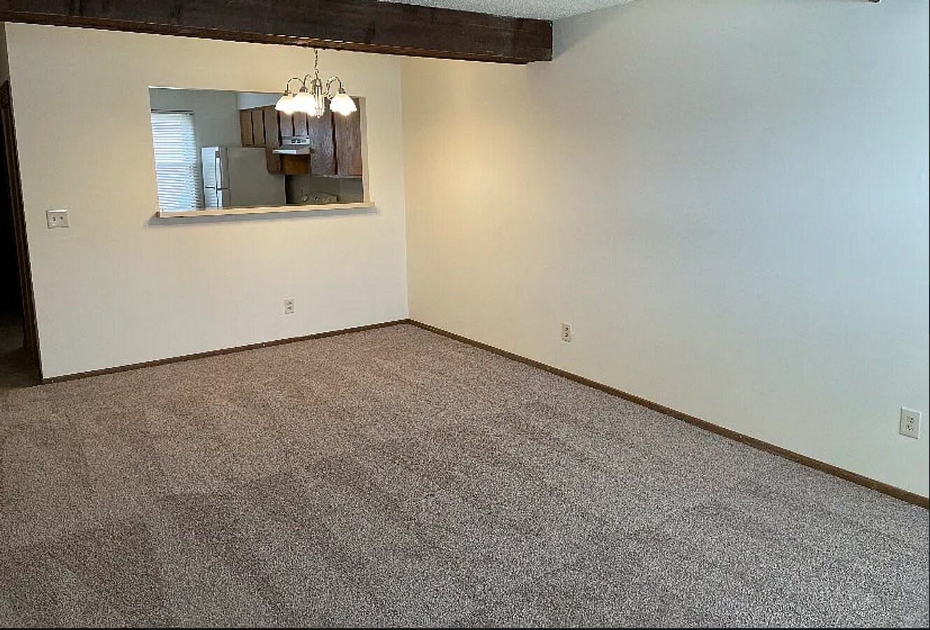 Photo - Bloomington 79