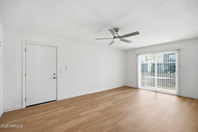 Photo - 2844 E Marconi Ave Unit 101