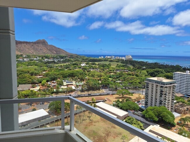 Building Photo - 2600 Pualani Way Rental