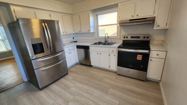 Photo - 510 Kingston Hall Ct