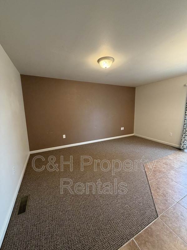 Photo - 406 1st St SE