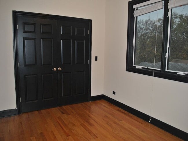 Photo - 6318 N Albany Ave Apartments Unit 2