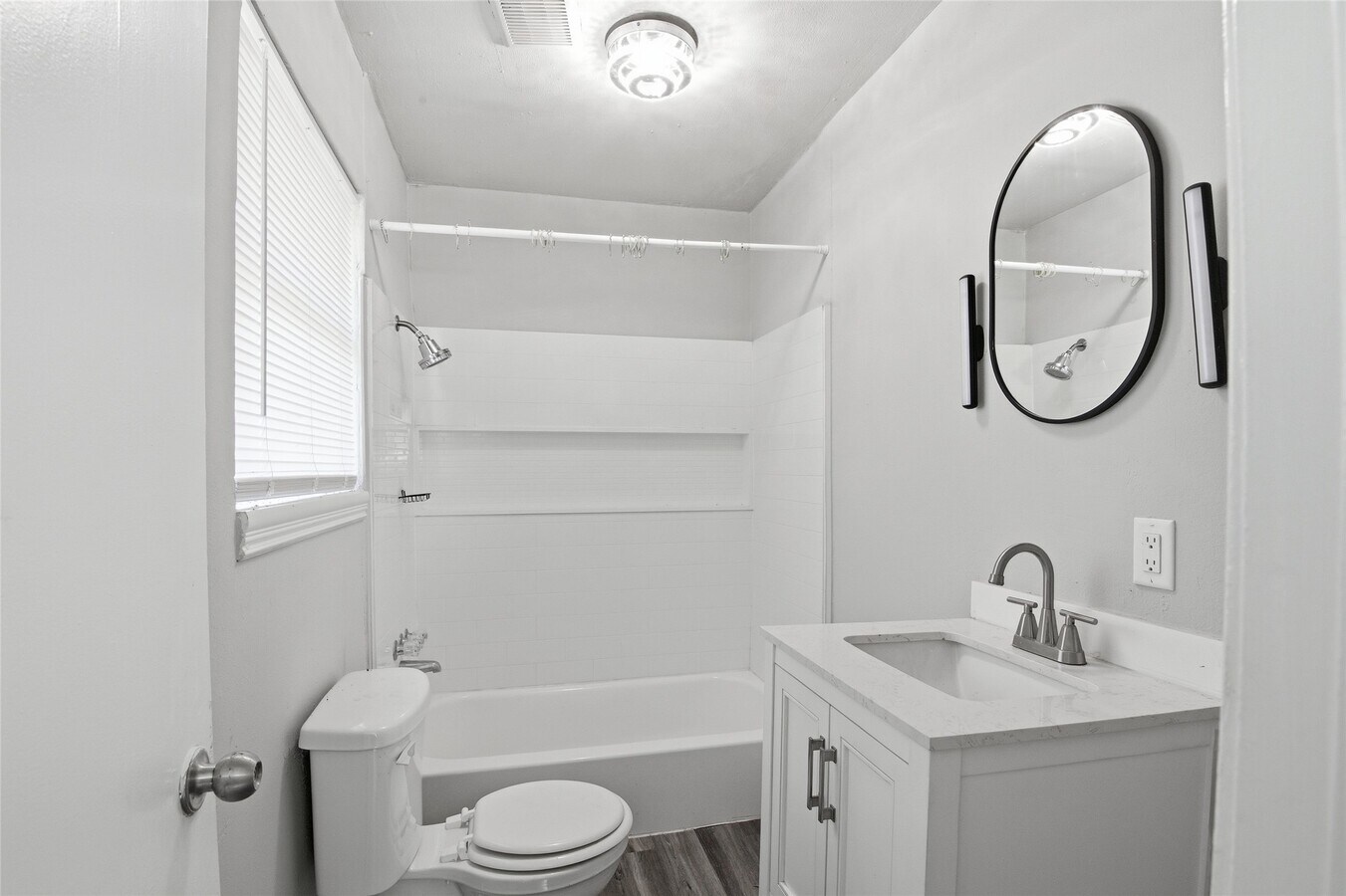 Photo - 6318 Laramie St