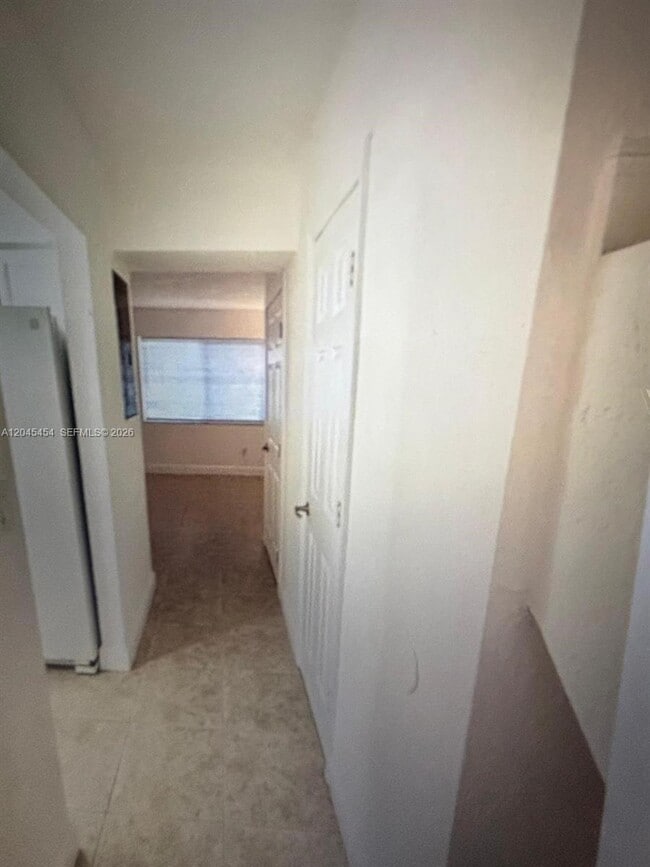 Photo - 984 W 40th St Unit 2
