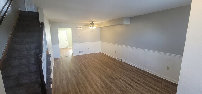 Photo - 727 Old Silver Springs Rd