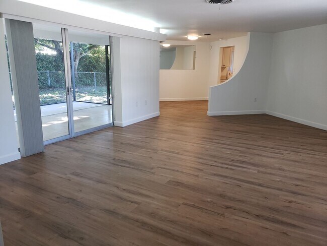 Photo - Centrally Located Sarasota 2-bedroom Home ...