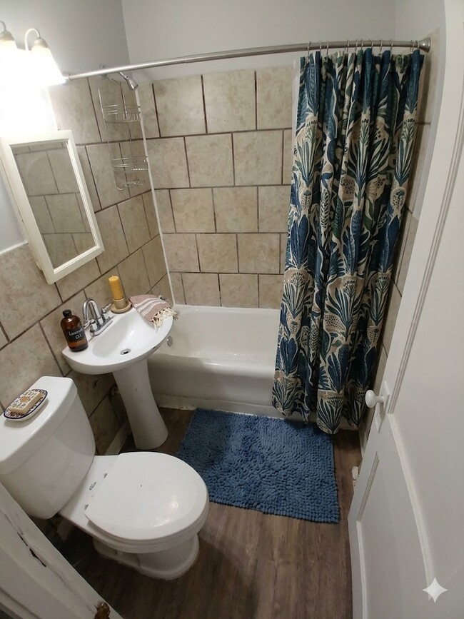 Photo - 1826 Green St