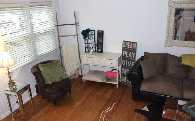 Photo - 324A Ripka St