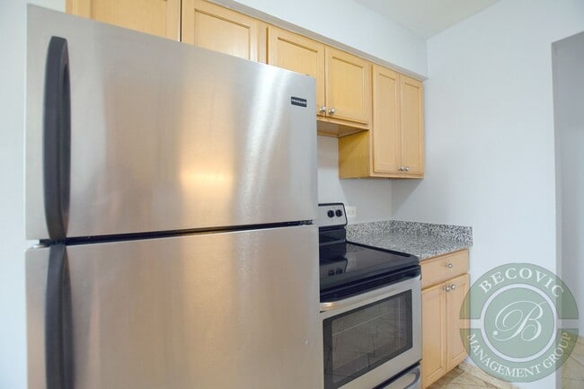 Photo - 7541 N Winchester Ave Unidad 403