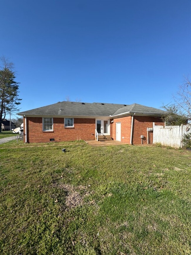 Photo - Lebanon Rental Near Old Hickory Lake – Available Now