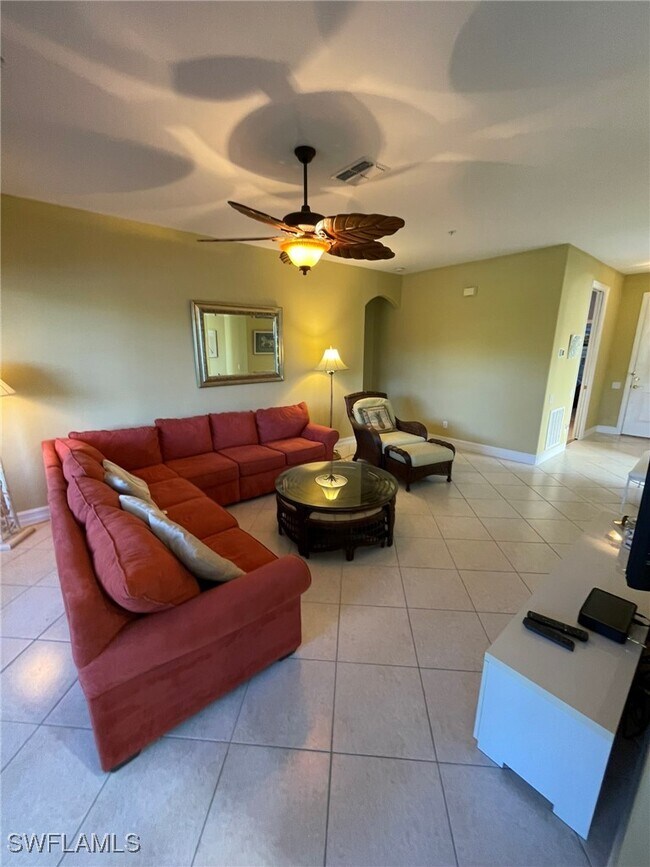 784 Carrick Bend Cir Unit 101