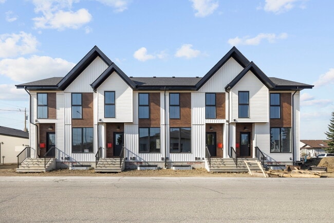 Building Photo - 16210-1103A 103 Ave NW Unit 16216 BSMT