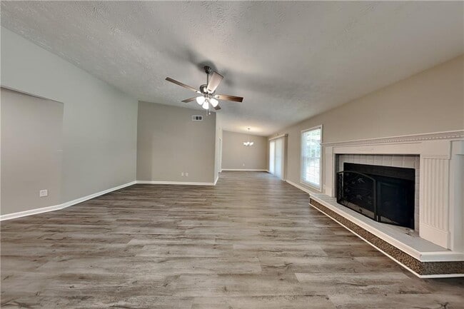 Photo - 4680 Hanstedt Trce