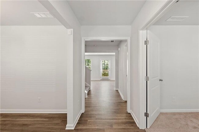 Photo - 1139 Lookout Ave NW