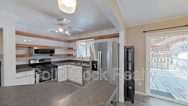 Photo - 4018 Goldenrod Dr