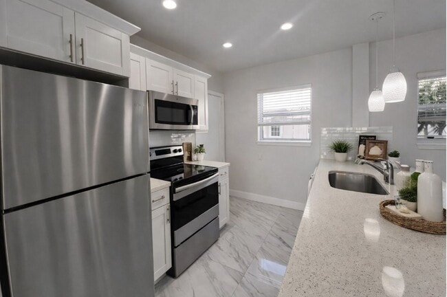 Photo - 1700 Galiano St Unit 2