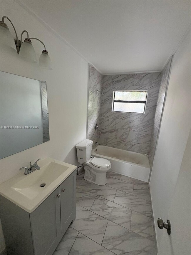 Photo - 4100 SW 19th St Unidad 1