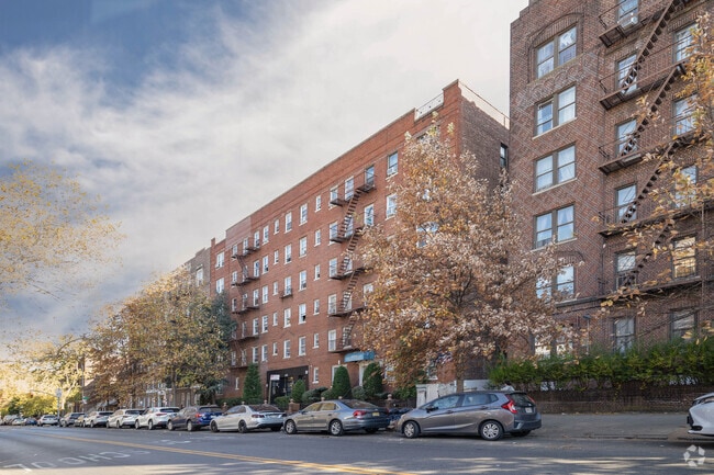 Neighborhood Context - 3845 18th Ave